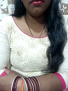 Snapshot of Parul-009 chatting on February 17, 6:32 am Parul-009 online show from February 17, 6:32 am