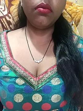 Snapshot of Parul-009 chatting on March 6, 4:20 am Parul-009 online show from March 6, 4:20 am