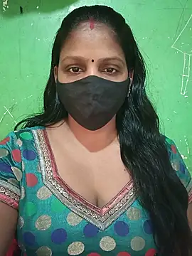 Snapshot of Parul-009 chatting on June 2, 11:45 am Parul-009 online show from June 2, 11:45 am