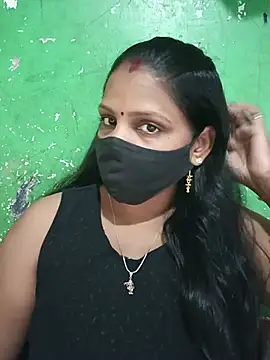 Snapshot of Parul-009 chatting on July 22, 6:05 am Parul-009 online show from July 22, 6:05 am