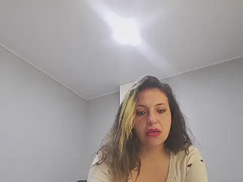 KENDRA-HONEY online show from April 17, 2:20 pm