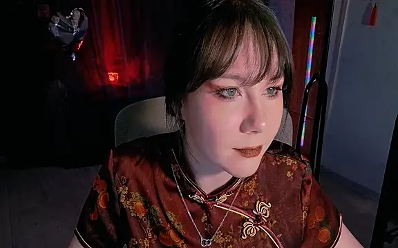 Snapshot of marty_bree chatting on April 30, 5:30 pm marty bree online show from April 30, 5:30 pm
