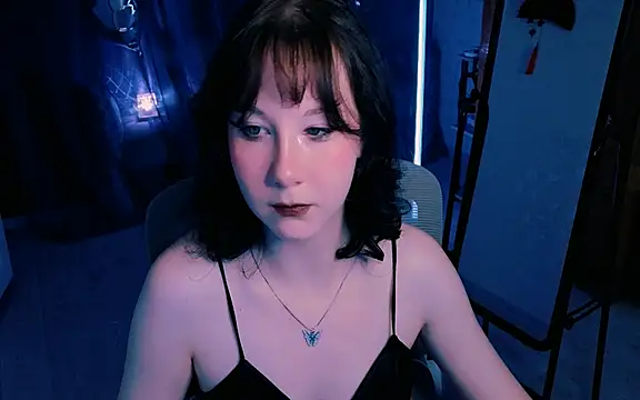 Snapshot of marty_bree chatting on June 15, 5:15 pm marty bree online show from June 15, 5:15 pm