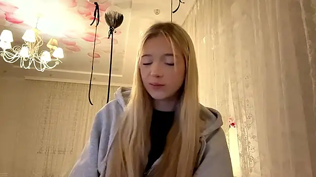 IvyArmbrister online show from March 9, 8:46 pm