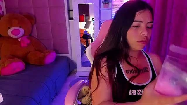 liany taylor online show from March 7, 3:14 am