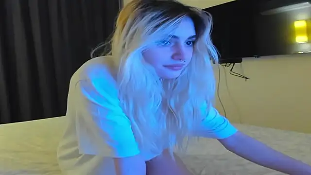 Lesyalisss online show from April 22, 6:42 pm