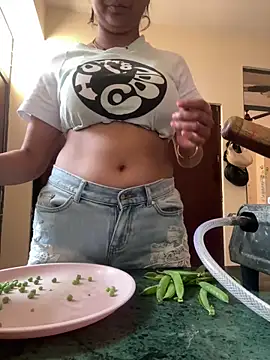 kavyababy00 online show from March 6, 6:54 am