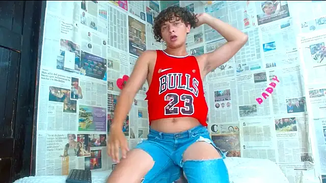 arielnoir6958 online show from February 9, 11:31 pm