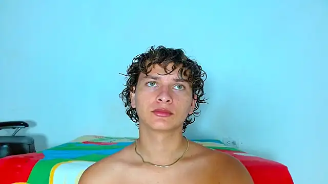 arielnoir6958 online show from March 29, 4:40 pm