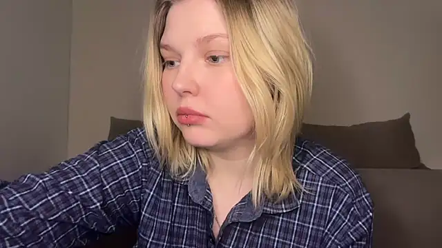 Ophelia Ritz online show from April 9, 10:59 pm