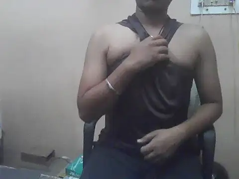 Snapshot of chocolatesboy143 chatting on May 23, 5:06 pm chocolatesboy143 online show from May 23, 5:06 pm