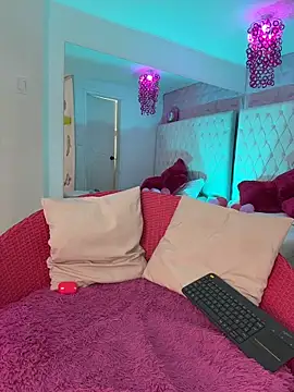 Kitty madness online show from March 30, 8:10 pm