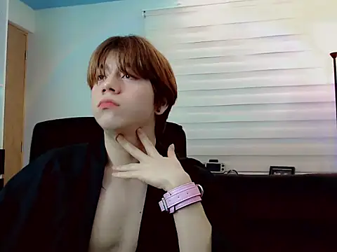 duvisex19 online show from March 19, 5:11 am