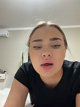 MonicaWestt online show from April 6, 6:31 pm