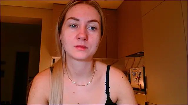 BluueSilk online show from December 22, 6:10 am