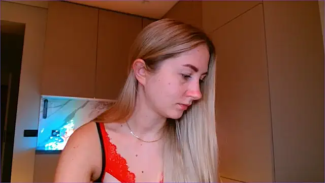 BluueSilk online show from December 23, 6:44 am