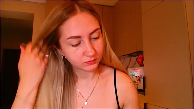 BluueSilk online show from February 16, 6:20 am