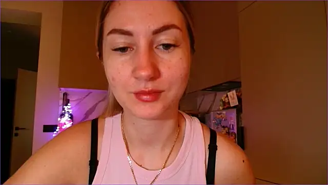 BluueSilk online show from March 10, 6:18 am