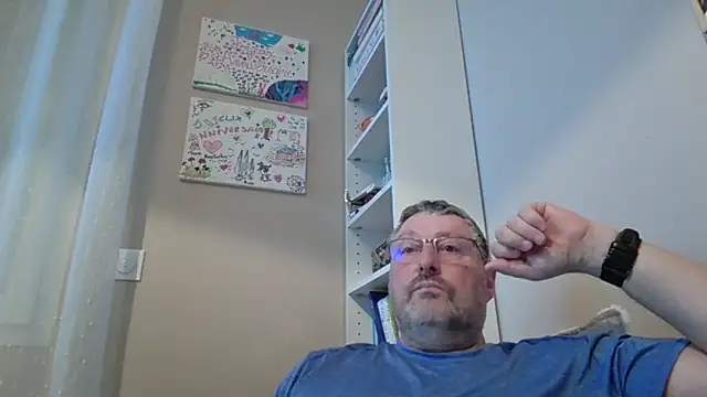 Snapshot of doudou310 chatting on February 12, 6:08 am doudou310 online show from February 12, 6:08 am