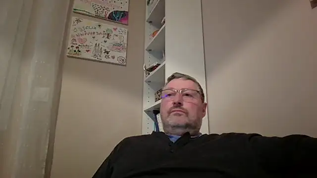 Snapshot of doudou310 chatting on February 18, 4:52 am doudou310 online show from February 18, 4:52 am