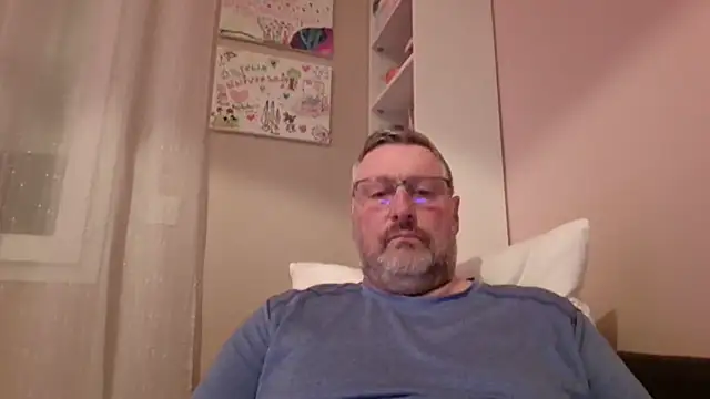 doudou310 online show from March 28, 3:39 am