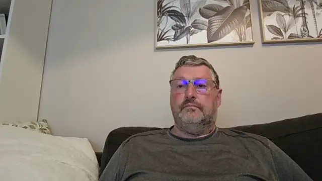 doudou310 online show from April 11, 3:44 am