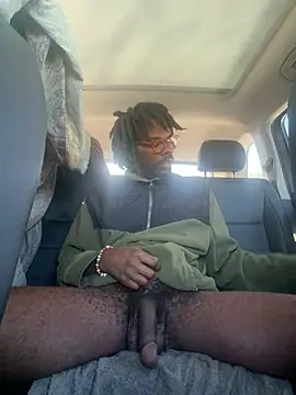 makemestayhard online show from February 1, 5:00 pm