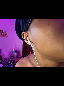 Snapshot of vexahleah chatting on June 3, 2:33 pm vexahleah online show from June 3, 2:33 pm