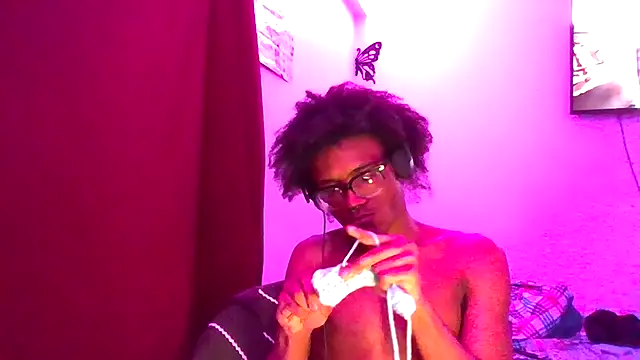 Snapshot of vexahleah chatting on June 8, 1:28 am vexahleah online show from June 8, 1:28 am