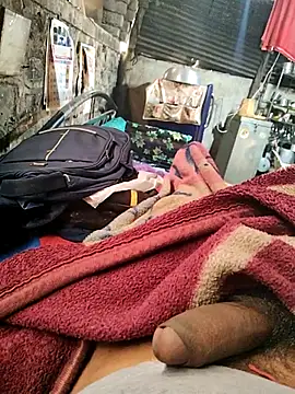 Snapshot of crazyxy12 chatting on February 13, 9:27 am crazyxy12 online show from February 13, 9:27 am