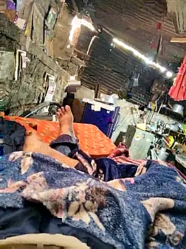 Snapshot of crazyxy12 chatting on March 21, 8:19 am crazyxy12 online show from March 21, 8:19 am