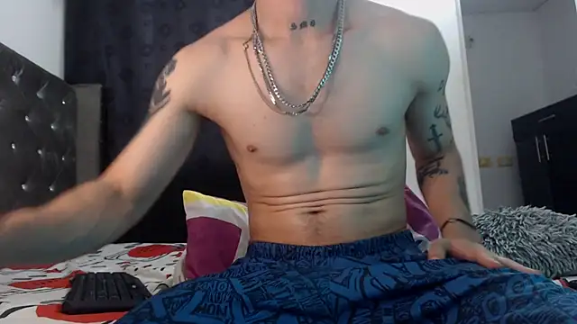 Snapshot of TylerBelfort chatting on April 28, 3:00 am TylerBelfort online show from April 28, 3:00 am