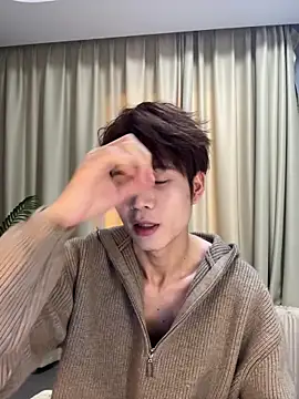 SM 004 online show from March 13, 9:05 am