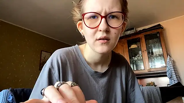 LaureenVielma online show from April 11, 6:18 am