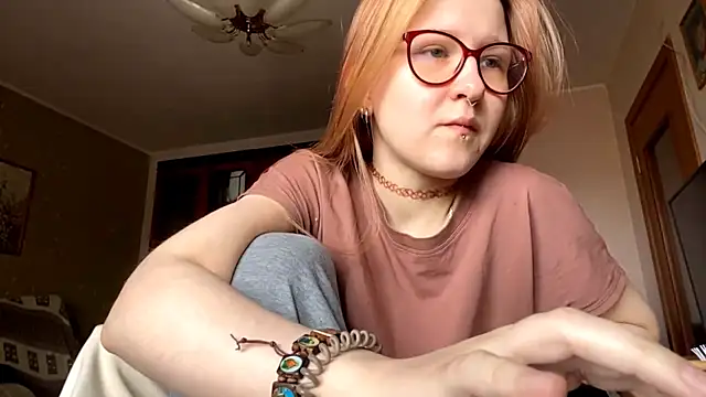 LaureenVielma online show from April 19, 7:40 am