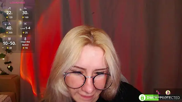 Mia  Jensen online show from March 7, 12:46 pm