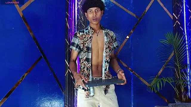 Walkers05 online show from April 20, 6:53 pm