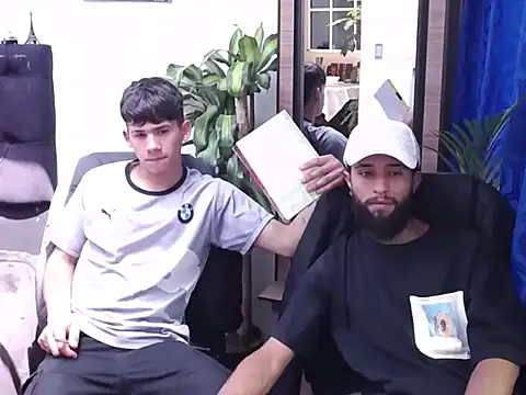  noahdiaz online show from March 1, 6:21 pm