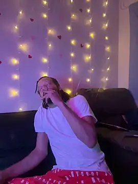 magic man1085 online show from April 12, 3:33 am