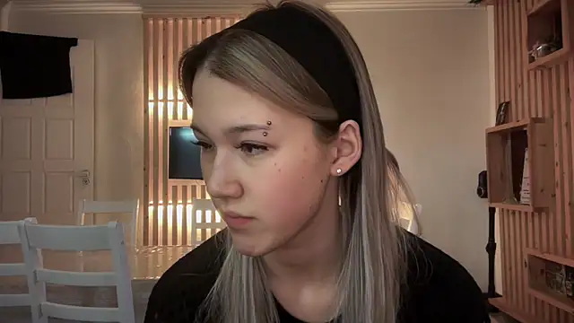 lilXdomiii online show from February 5, 1:27 pm