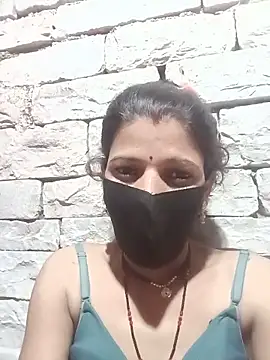 Snapshot of Divya-11431 chatting on June 9, 5:24 pm Divya-11431 online show from June 9, 5:24 pm