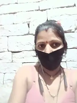 Snapshot of Divya-11431 chatting on July 19, 5:33 am Divya-11431 online show from July 19, 5:33 am