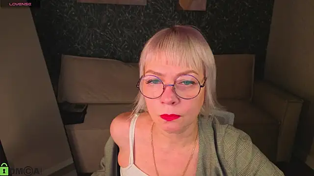 Ann Annise online show from February 24, 1:03 am