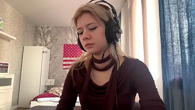 LadyFoxLove online show from March 1, 11:01 am