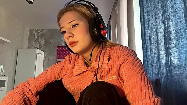 LadyFoxLove online show from March 6, 11:17 am