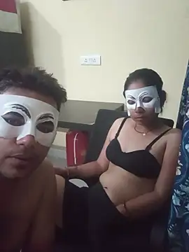 pinkbox online show from April 18, 6:01 pm