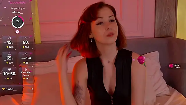 VivanWestwood online show from April 13, 5:07 pm