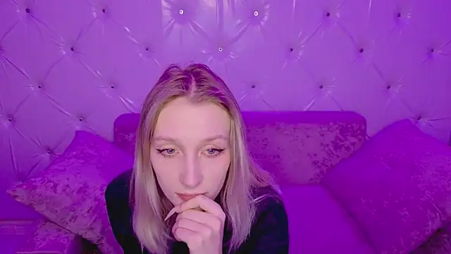 Akiro Kim7 online show from March 5, 2:18 am