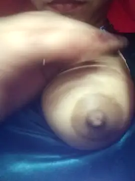 Julilodhi8695 online show from April 21, 3:24 am