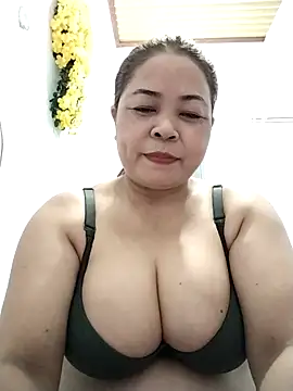 Snapshot of Baby-bigtits2026 chatting on May 4, 10:33 am Baby-bigtits2026 online show from May 4, 10:33 am